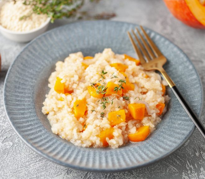 Italské risotto s máslovou dýní, šafránem, pancettou a parmazánem